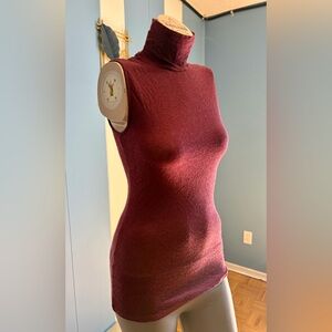 Sleeveless Ribbed Turtleneck Top - Burgundy